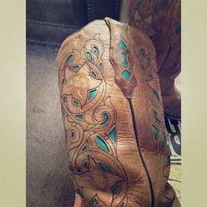 CORRAL Laser Cut Cowboy Boots